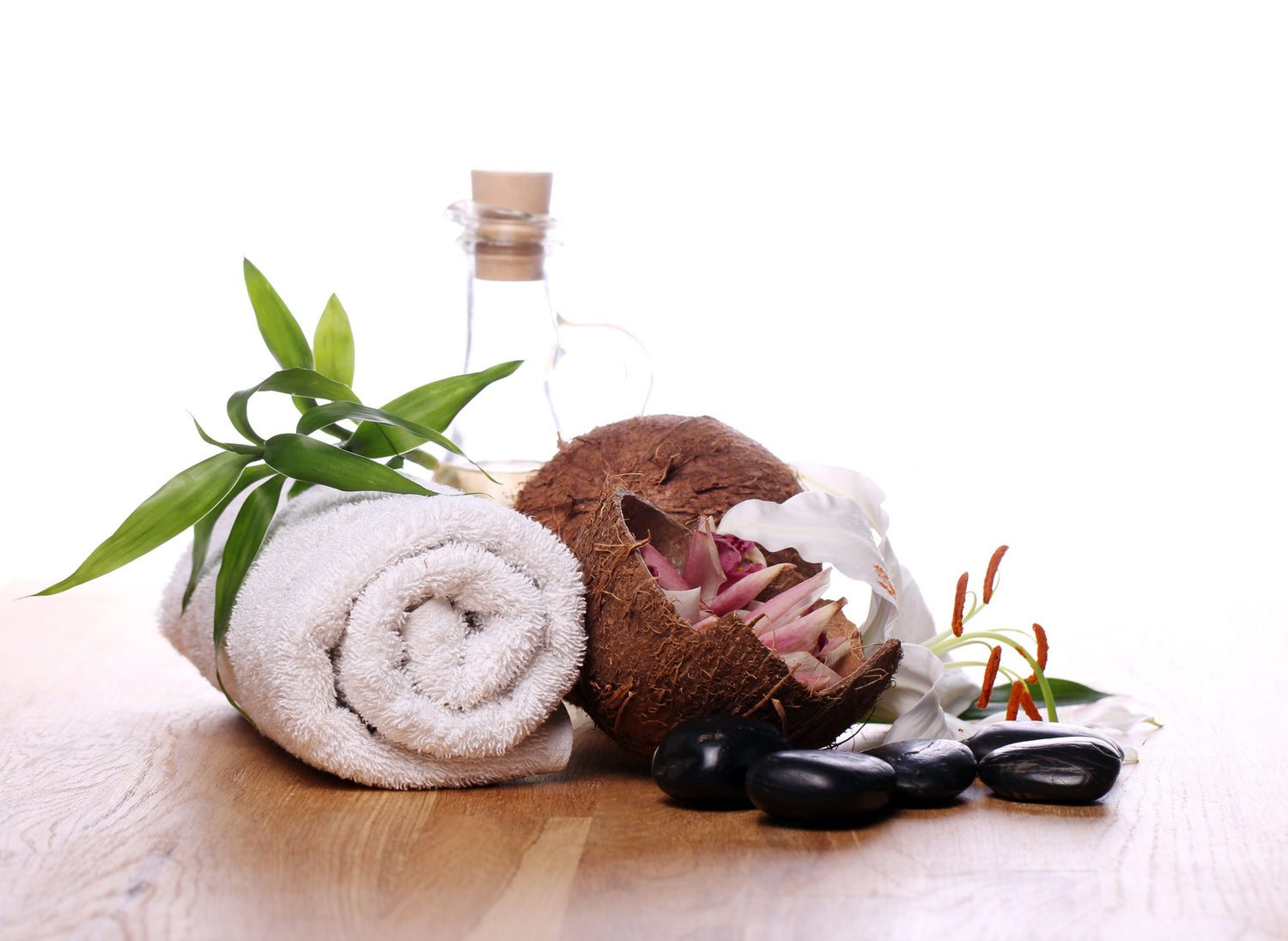 7 Amazing Benefits Of Coconut Oil For Skin | A Miracle For Face